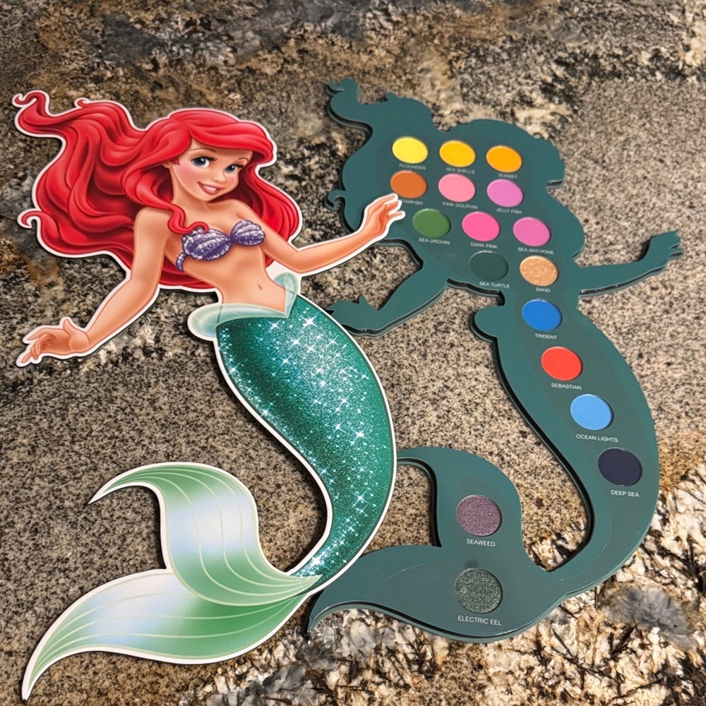 The Little Mermaid Ariel Eyeshadow Palette w/ Mirror 🪞 🎨